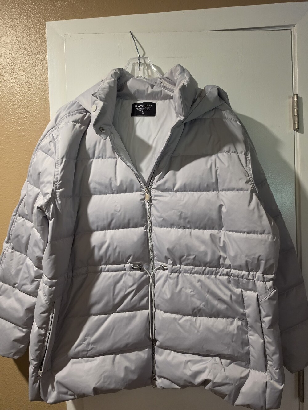 ATHLETA Down Puffer Jacket Coat Hooded Cinch Waist Light Gray Size XL 793261